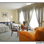Puerta De Segovia 4*