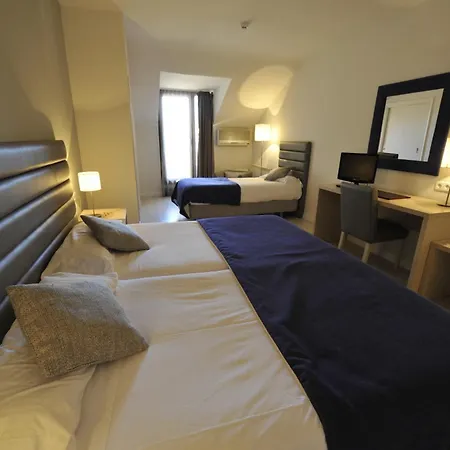 Puerta De Segovia La Lastrilla