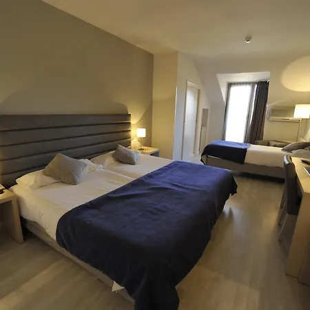 Puerta De Segovia Hotel 4*