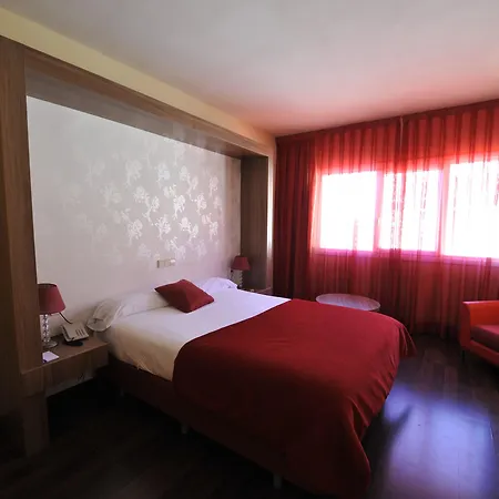 Hotel Puerta De Segovia La Lastrilla