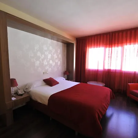 Hotel Puerta De Segovia La Lastrilla