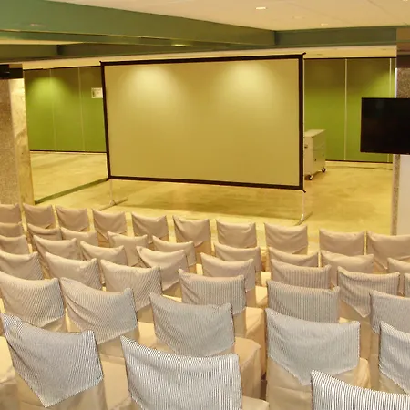 Hotel Puerta De Segovia 4*