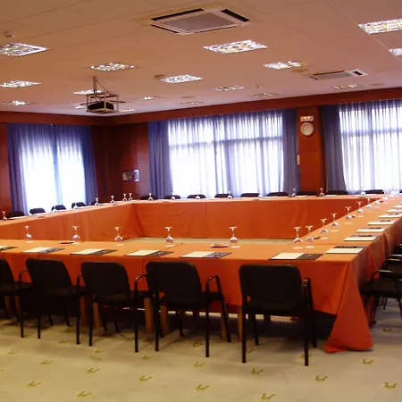 Puerta De Segovia Hotel 4*