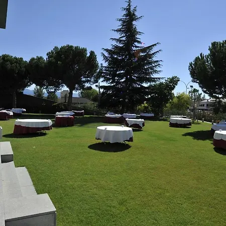 Puerta De Segovia Hotel 4*