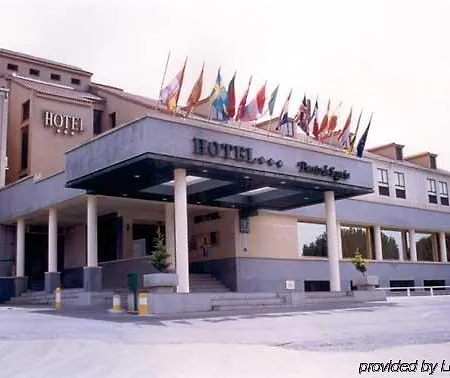 Ξενοδοχείο Puerta De Segovia 4*