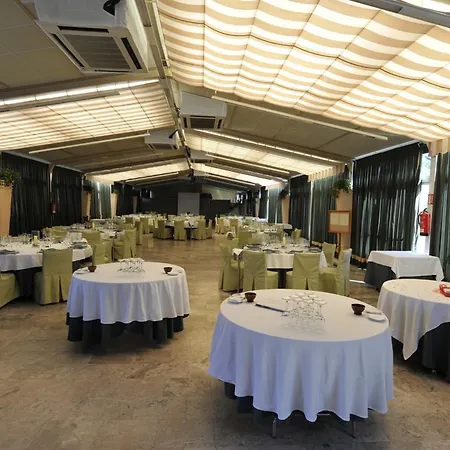 Hotel Puerta De Segovia 4*