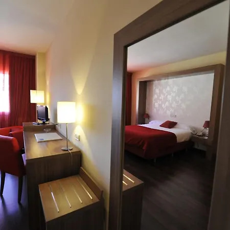 Puerta De Segovia Hotel