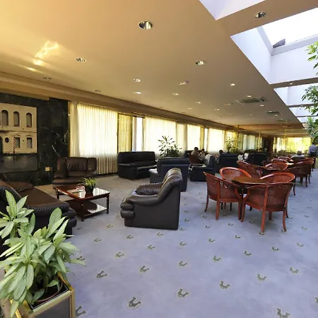 Hotel Puerta De Segovia 4*