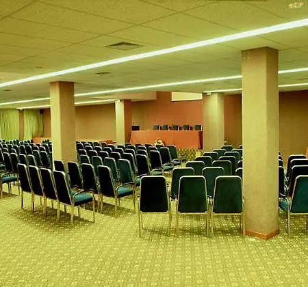 Puerta De Segovia 4*