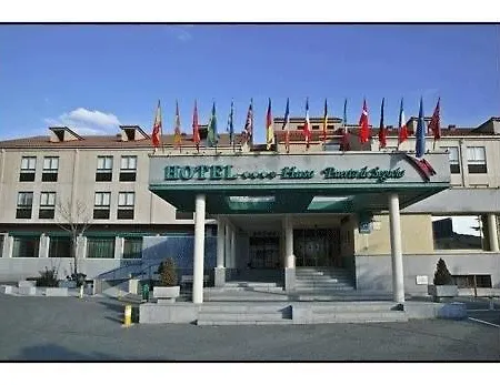 Puerta De Segovia ホテル ラ・ラストリージャ