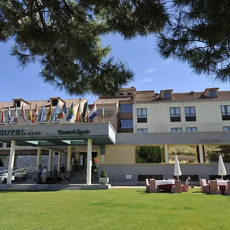 Hotel Puerta De Segovia La Lastrilla