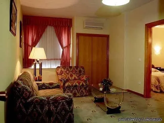 Puerta De Segovia Отель Ля Ластрилла