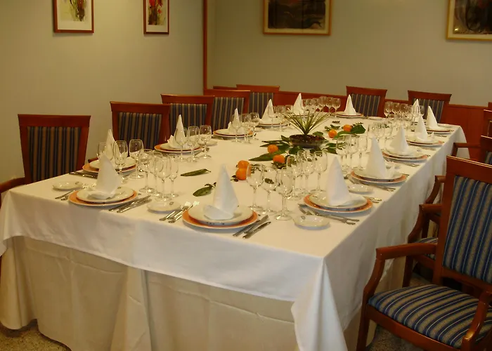 Отель Puerta De Segovia