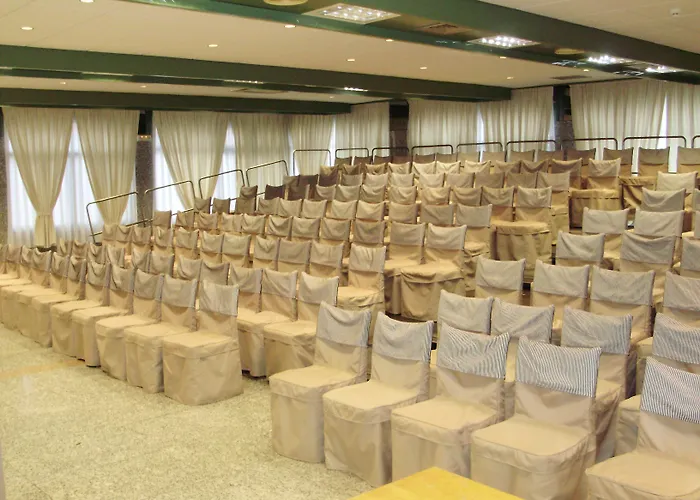 Отель Puerta De Segovia Ля Ластрилла