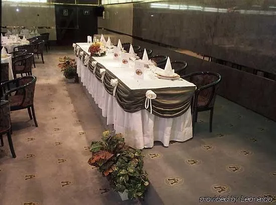 Puerta De Segovia Отель Ля Ластрилла