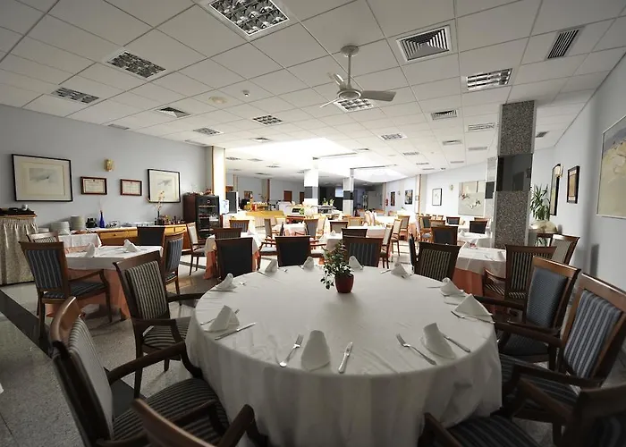 Puerta De Segovia Отель Ля Ластрилла