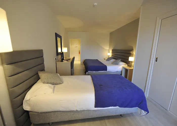 Puerta De Segovia Отель 4*