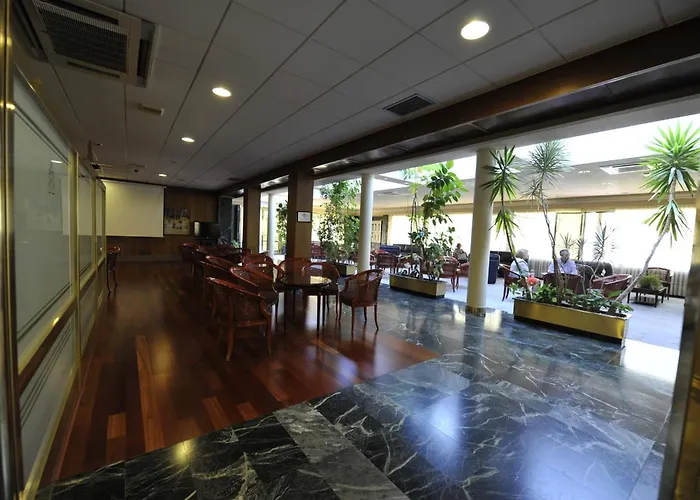 Puerta De Segovia Отель 4*