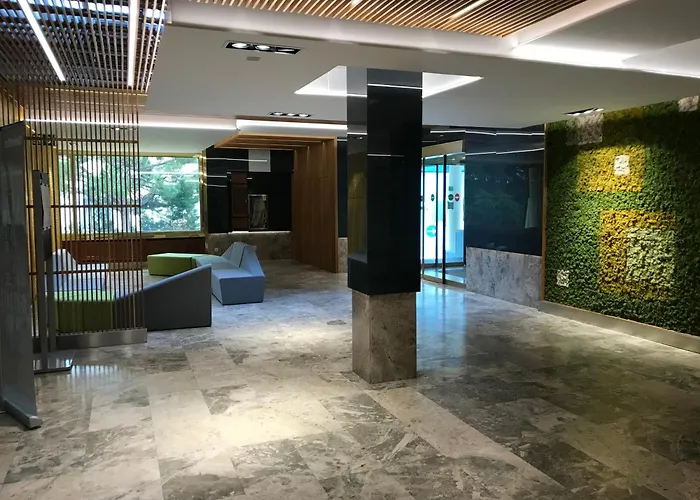 Отель Puerta De Segovia Ля Ластрилла