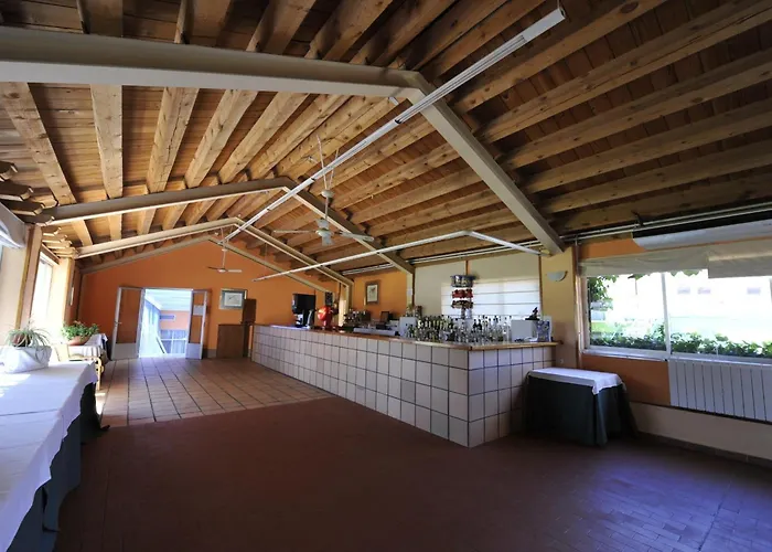 Отель Puerta De Segovia 4*