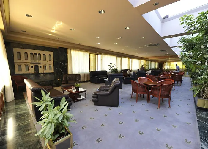 Отель Puerta De Segovia 4*