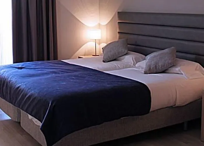 Puerta De Segovia Отель Ля Ластрилла