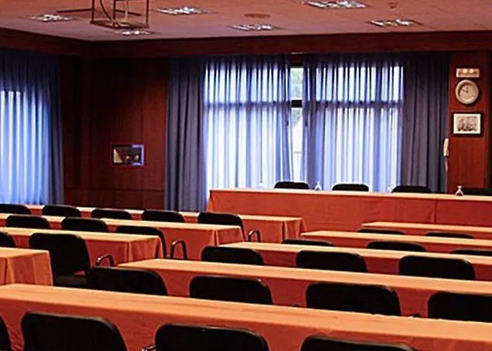 Puerta De Segovia Отель Ля Ластрилла