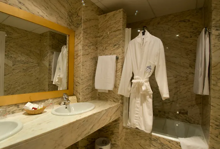 Puerta De Segovia 4* Ля Ластрилла