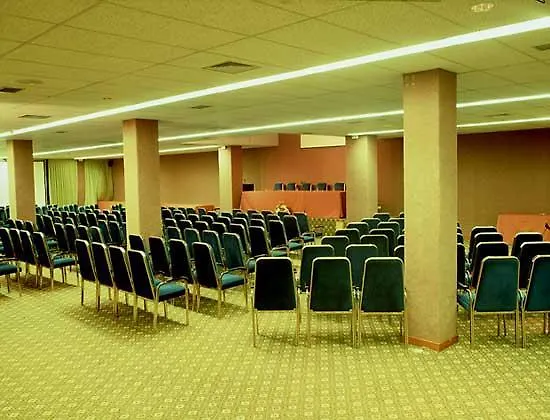 Puerta De Segovia 4*