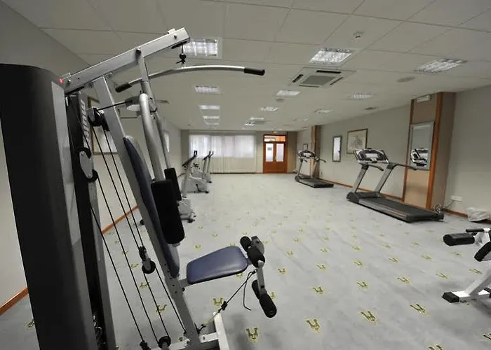 Отель Puerta De Segovia 4*